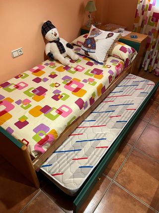 Dormitorio juvenil completo de madera nogal