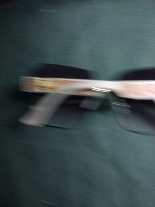 Gafas de sol diferentes modelos.