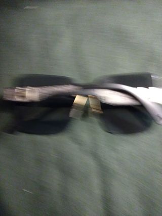 Gafas de sol diferentes modelos.