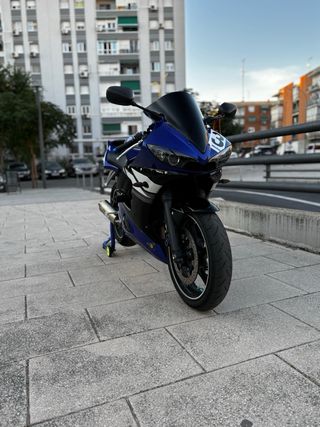 Yamaha R6 Azul
