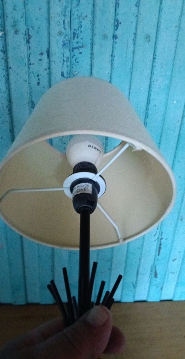 Lámpara de mesa moderna