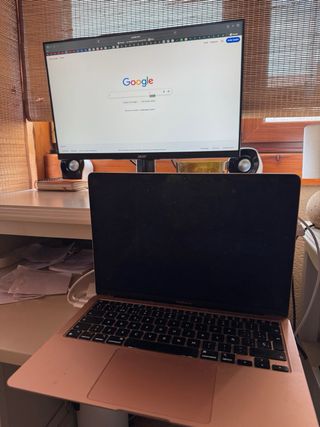 MacBook Air 2022 Dorado

LCD roto.
batería 85%