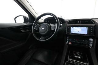 Jaguar F-Pace 20d Pure AWD