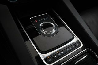 Jaguar F-Pace 20d Pure AWD
