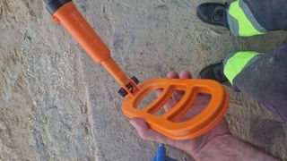 Detector de metales subacuático naranja