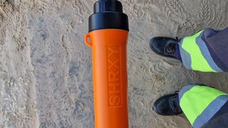 Detector de metales subacuático naranja