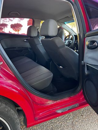 Leon 1.6 tdi  2011