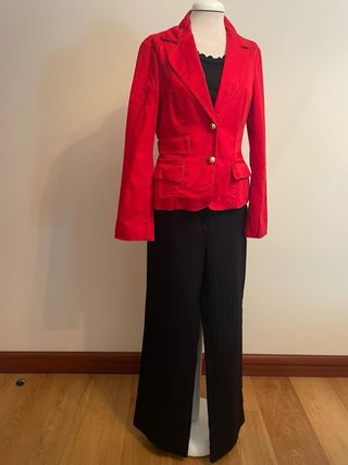 Chaqueta Roja Elegante