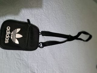 Riñonera Adidas Negra