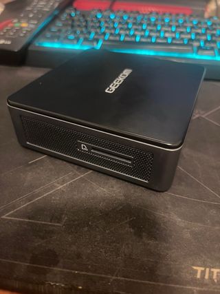 Mini PC Geekom Negro