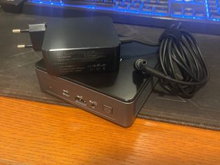 Mini PC Geekom Negro