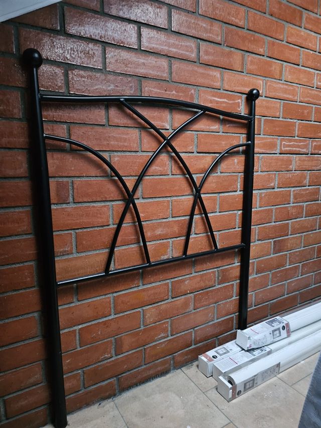 Cabecero de forja negro sin usar