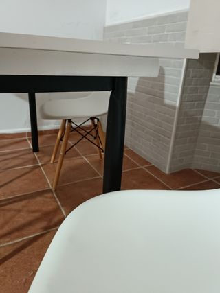 Mesa y 4 Sillas Diseño Moderno