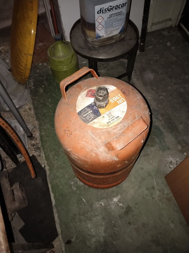 Lo que se ve en la foto (plata o naranja)