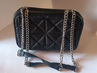 Bolso Parfois Negro Acolchado Cadena