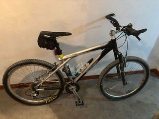 Bicicleta GT Avalanche Montaña