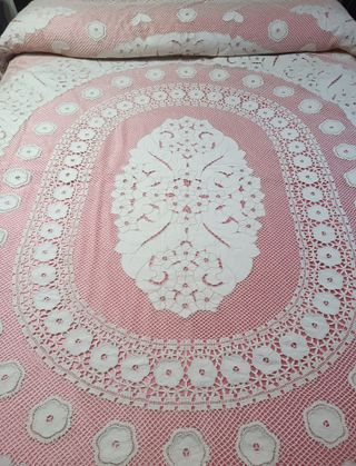 Colcha antigua hilo hecha a mano