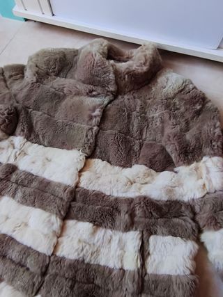 Chaquetón de conejo beige y crema