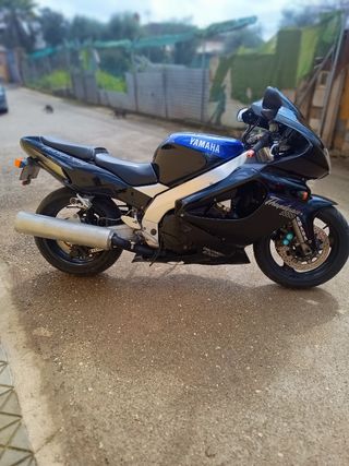 Yamaha YZF 1000 R en Sevilla