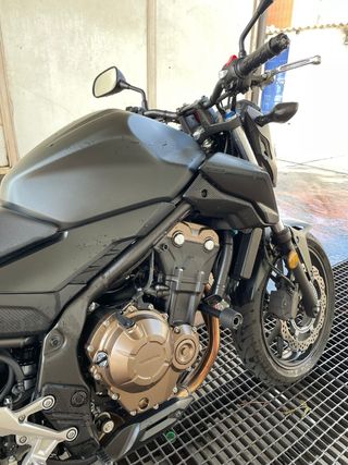 MOTO HONDA CB 500 F ABS, negra. COMO NUEVA.