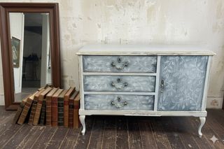 Aparador vintage azul/gris Pintado a mano 100 x 43