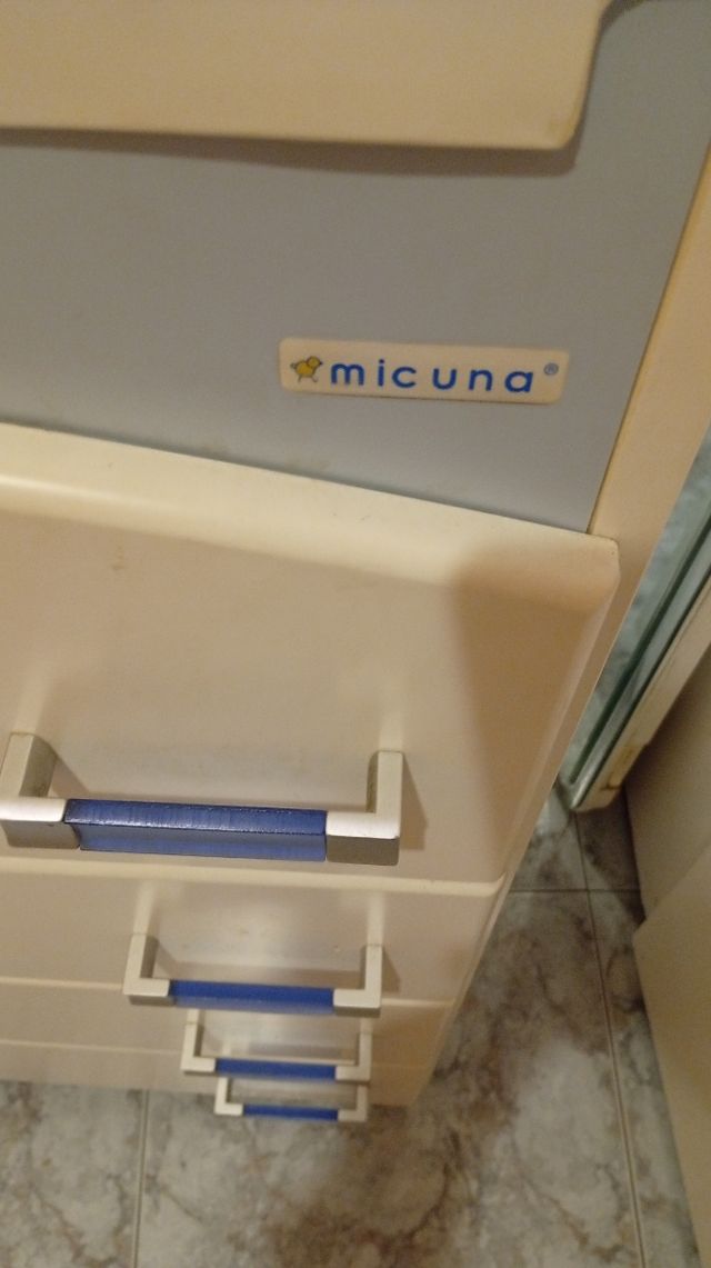 Mueble cambiador infantil con cajones