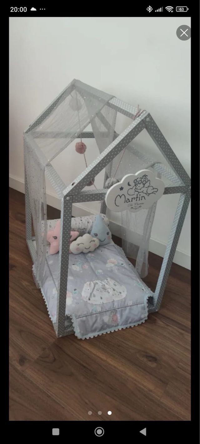 Cuna para muñecas con dosel