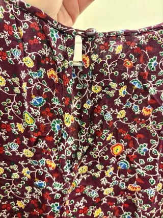 Blusa floral burdeos manga larga 