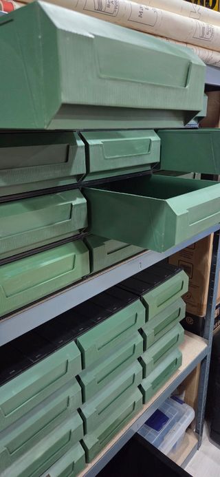 Cajonera Plástico Verde y Negro
4 unidades
