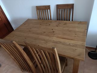 Conjunto de mesa y sillas de comedor