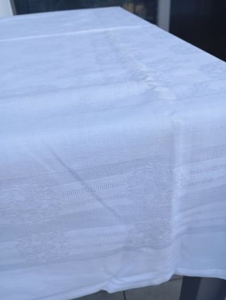 Tovaglia bianca cotone lavorato leggerissima
