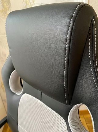 Silla de escritorio negra y gris