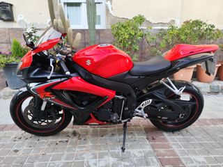 Suzuki GSXR 600 Roja y Negra