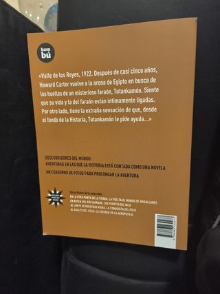 Bajo la arena de Egipto: El misterio de Tutanka...