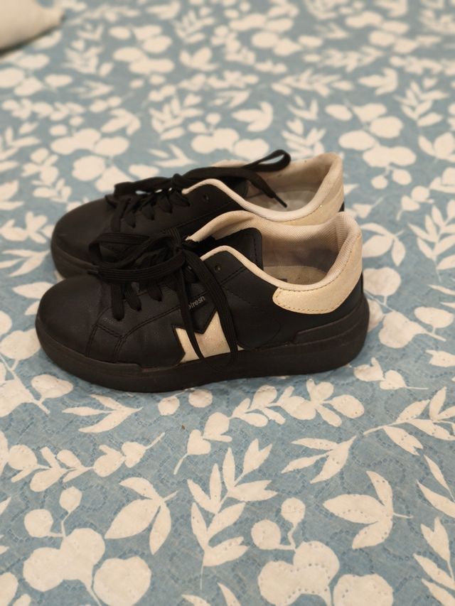 Playeras Refresh Negras y Blancas