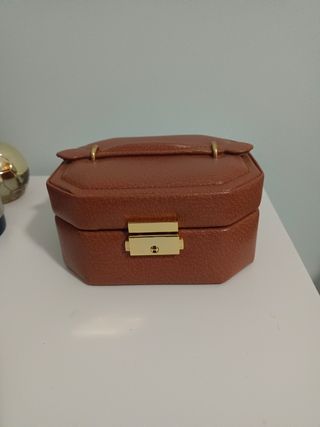 Caja de joyas de cuero