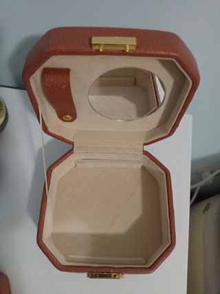 Caja de joyas de cuero