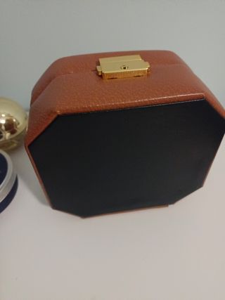 Caja de joyas de cuero