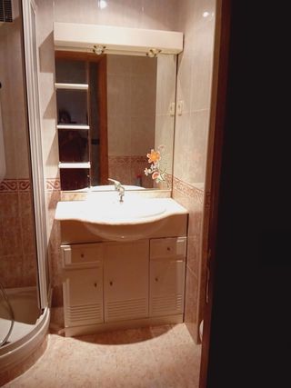 Conjunto baño lavabo y espejo