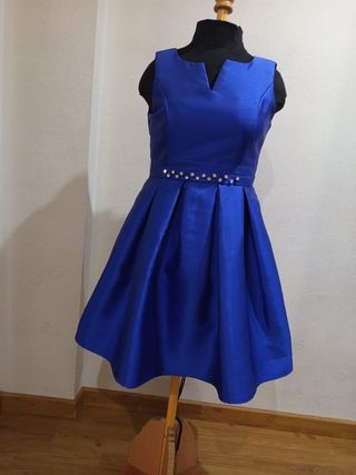 Vestido azul con pedrería