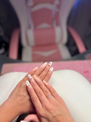 servicio a domicilio  manicura y pedicura