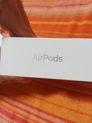 Caja AirPods 4 ORIGINAL