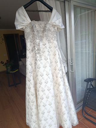 Vestido de Novia Blanco con Pedrería