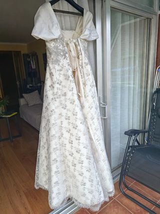Vestido de Novia Blanco con Pedrería