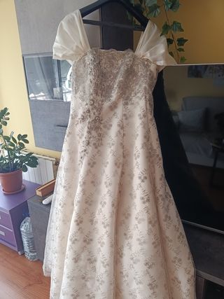 Vestido de Novia Blanco con Pedrería
