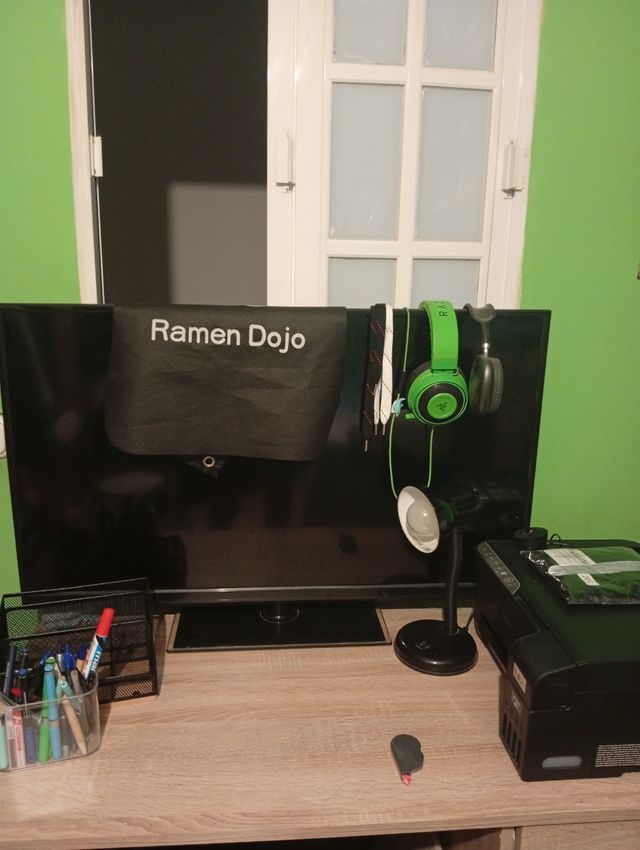 Televisión negra sin mando