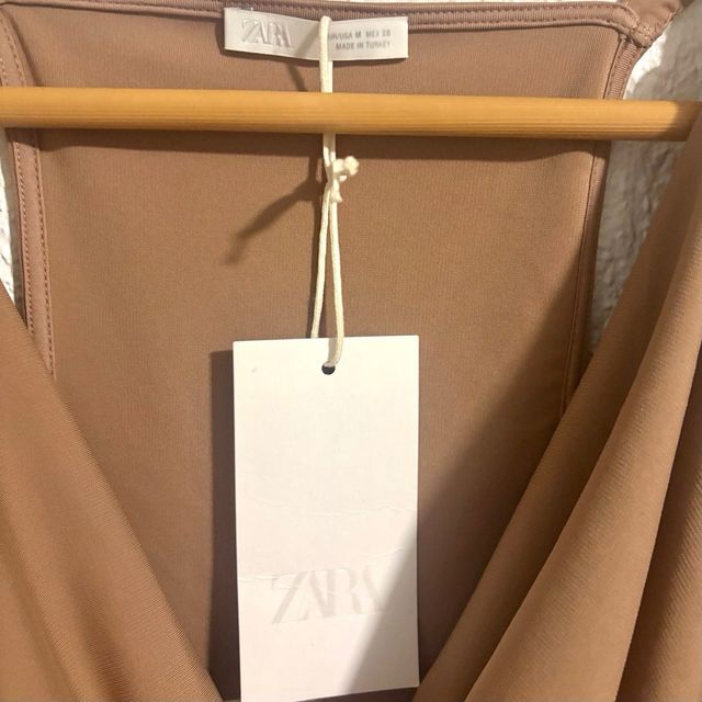 Top camiseta fluida drapeada ZARA CON ETIQUETA