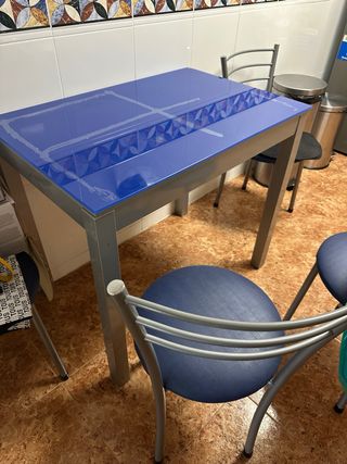 Mesa de cocina cristal azul y 4 sillas