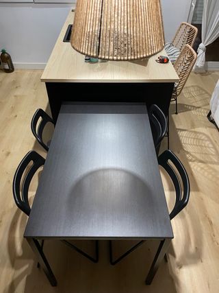 Mesa comedor IKEA SANDSBERG negra + 4 sillas plega