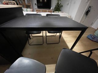 Mesa comedor IKEA SANDSBERG negra + 4 sillas plega